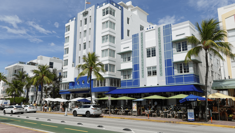 The Best Hotels for Spring Break 2025: Miami and Las Vegas Getaways